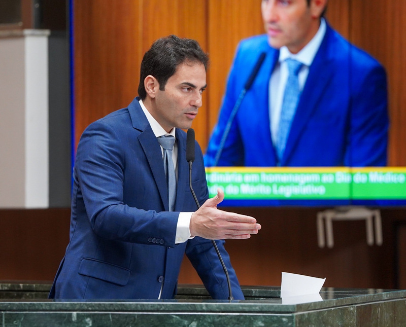 Jamil Calife propõe ensino obrigatório de Inteligência Artificial nas escolas públicas de Goiás