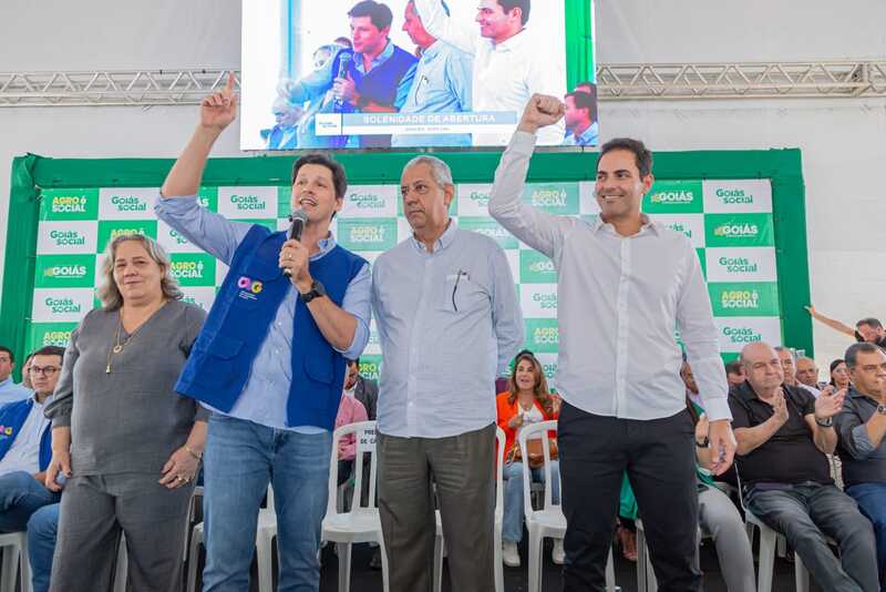 Daniel Vilela e Jamil Calife anunciam início da duplicação da GO-330 no Goiás Social em Catalão