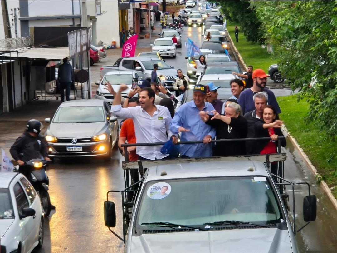 Jamil Calife participa de carreatas da vitória em agradecimento a Catalão e Ouvidor